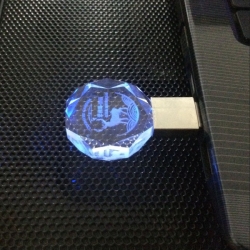 多邊形水晶USB