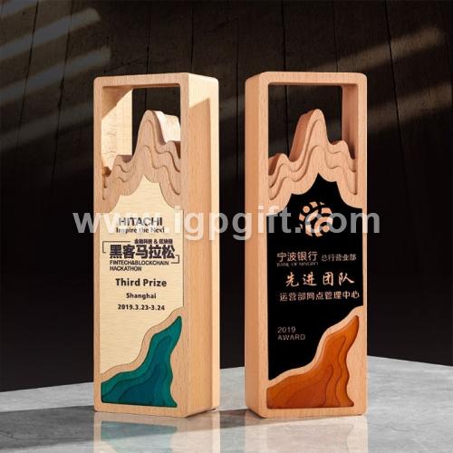 IGP(Innovative Gift & Premium) | Mountain anaglyph solid wood trophy
