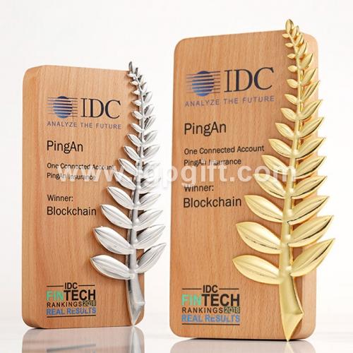IGP(Innovative Gift & Premium) | Golden palm solid wood trophy