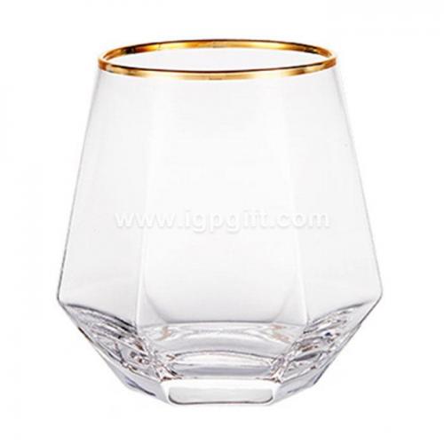Diamond pattern glass