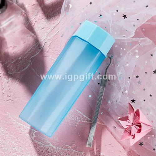 Simple plastic frosted glass cup